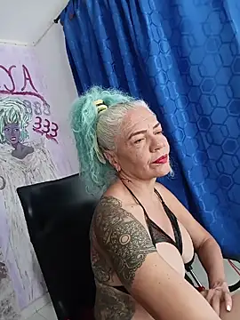 freyadevil333 online show from May 8, 12:36 am