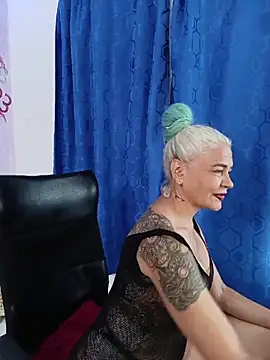 freyadevil333 online show from May 16, 10:36 am