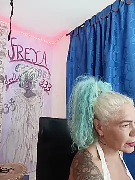 freyadevil333 online show from May 3, 8:39 am