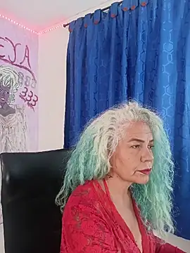 freyadevil333 online show from May 19, 6:53 am