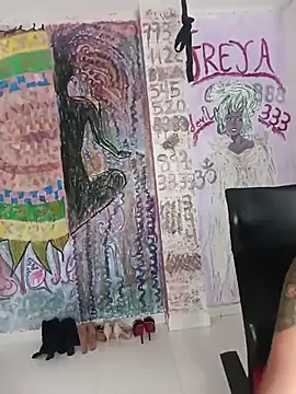 freyadevil333 online show from May 12, 2:42 am