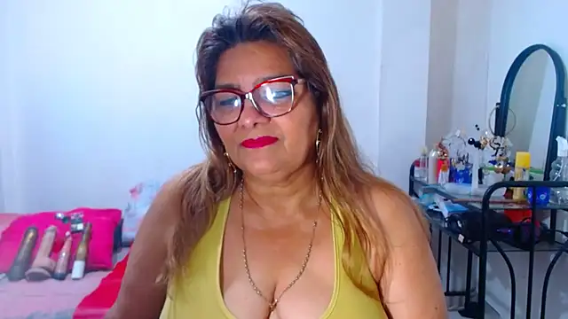 maturehot649 online show from May 8, 10:00 pm