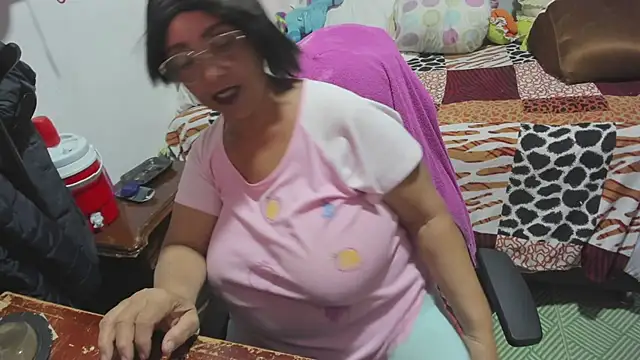 Mrs mommy  online show from February 25, 11:25 pm