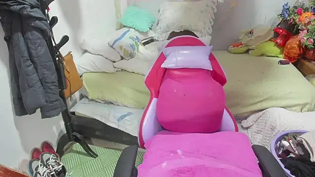 Mrs mommy  online show from May 7, 10:46 pm