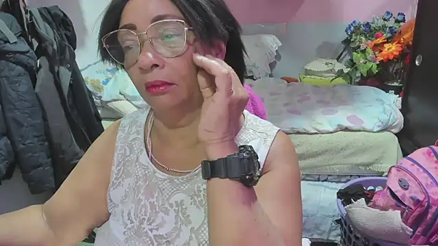 Mrs mommy  online show from May 12, 11:55 pm