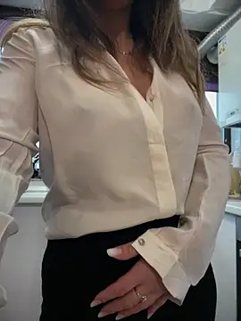 HotXMom online show from February 5, 7:33 am