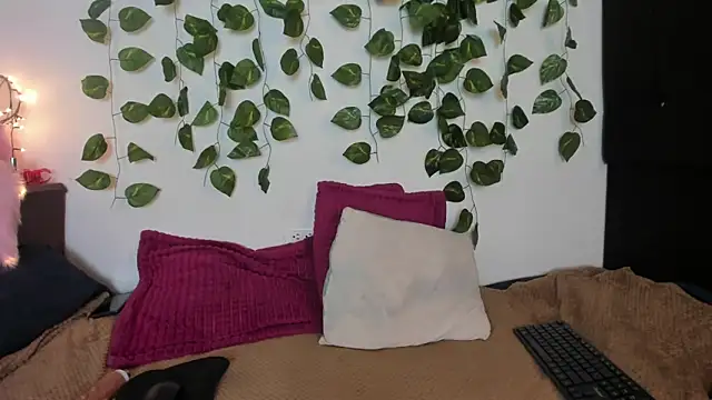 jessica hot 28 online show from May 1, 9:07 pm