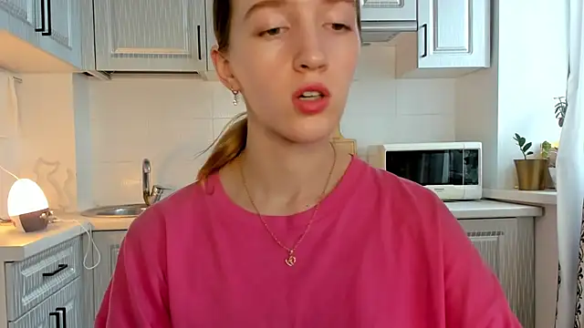 leslie my lovee online show from July 14, 2:00 pm