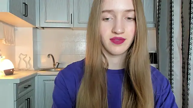 leslie my lovee online show from October 8, 8:24 pm