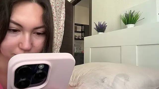GIGI BENNET online show from September 25, 5:50 am