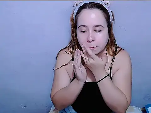 SubLayla01 online show from May 17, 7:02 pm