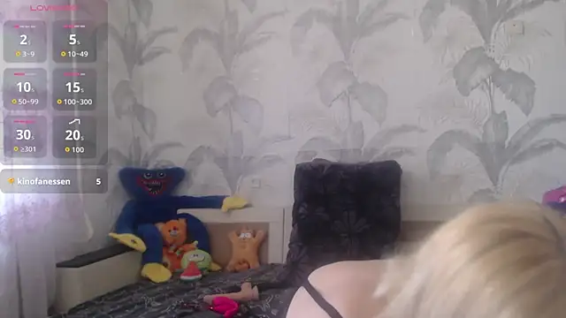 CamDiva113 online show from May 4, 10:19 am