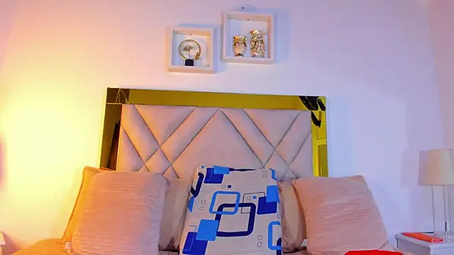 nicole grace0 online show from November 18, 11:55 am