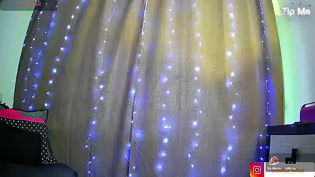 EmmaKrosss online show from May 11, 11:56 am