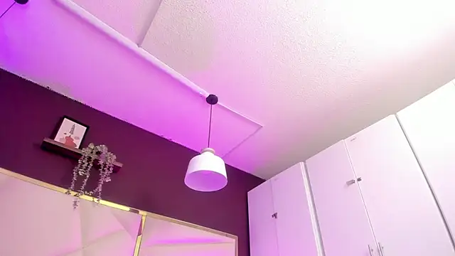 April bowie online show from October 5, 12:32 pm