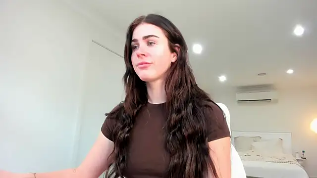 Snapshot of aus_queen chatting on September 28, 12:07 am aus queen online show from September 28, 12:07 am