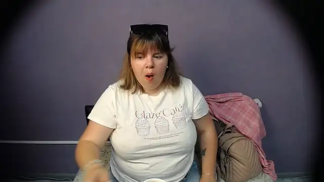 so shy online show from July 6, 6:29 am
