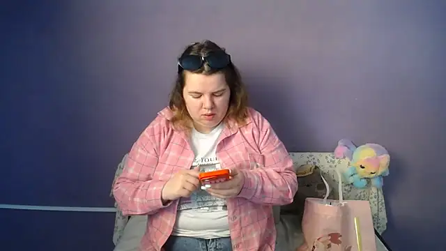 so shy online show from May 15, 7:00 am