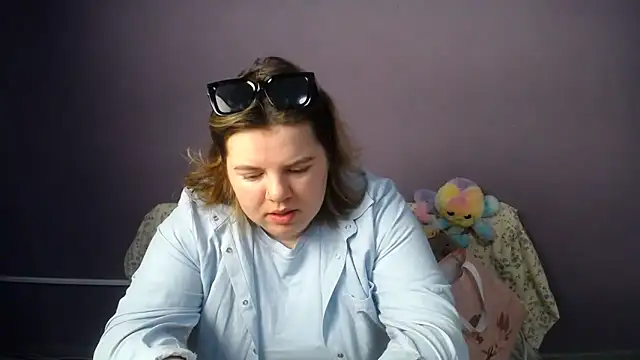 so shy online show from May 24, 7:07 am