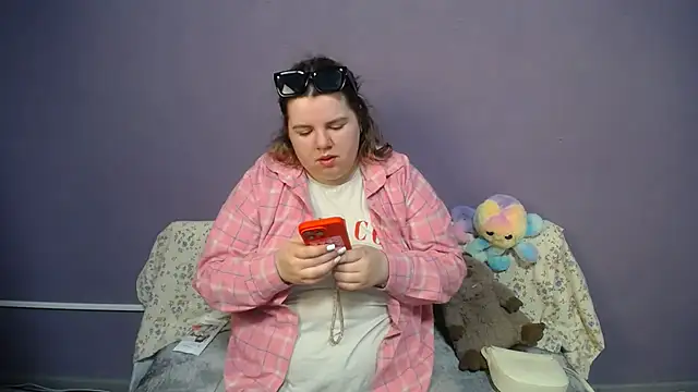 so shy online show from May 26, 7:08 am