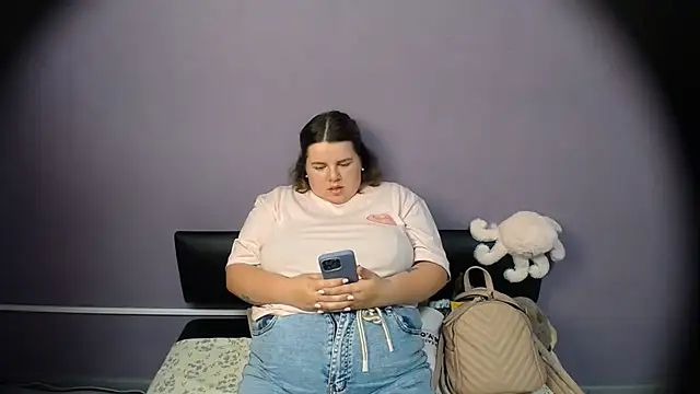 so shy online show from June 30, 10:15 am