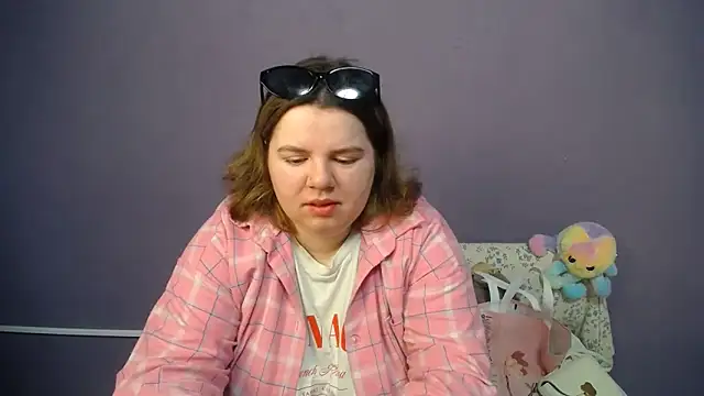 so shy online show from May 18, 6:52 am
