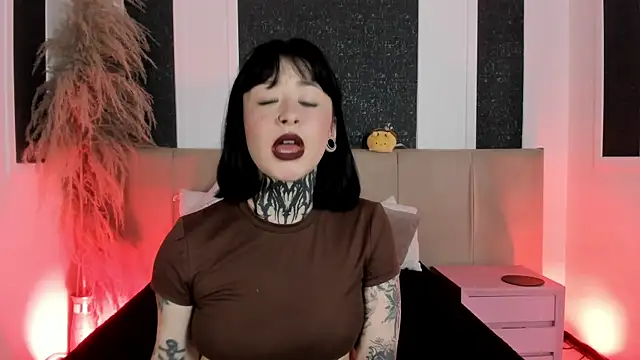 Scolw online show from December 19, 1:03 pm