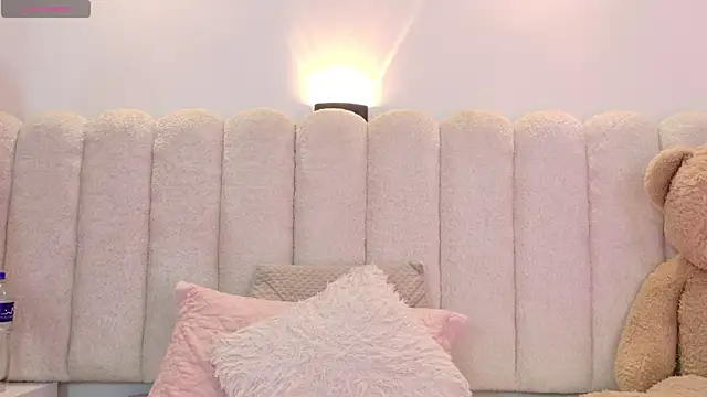 Mia rom11 online show from May 6, 11:36 am
