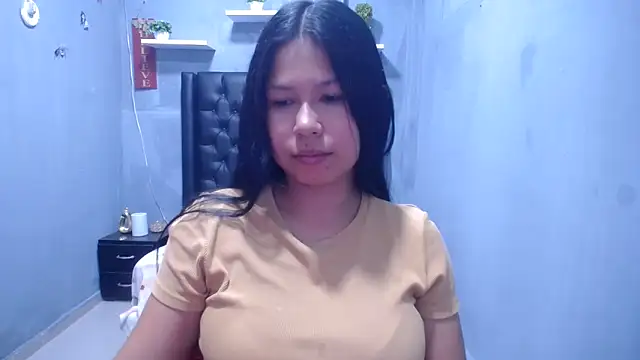 Letty Plugxo online show from March 17, 1:26 pm