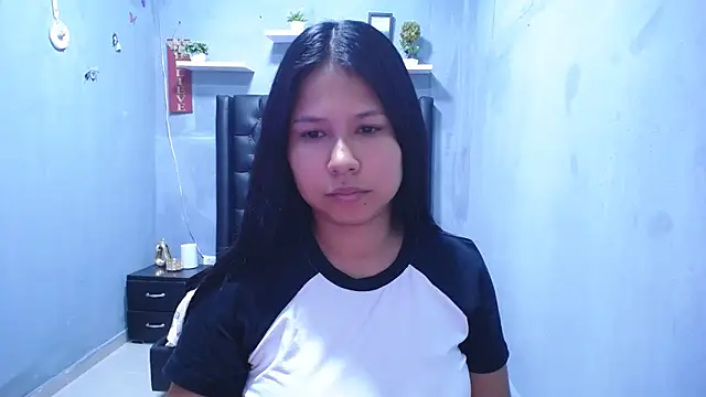 Letty Plugxo online show from May 8, 1:58 pm