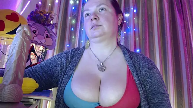 amorelara online show from April 27, 8:33 am