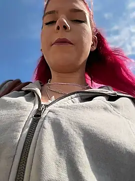 RiriRoseey online show from May 5, 7:44 am