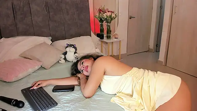 Melina Ferrer1 online show from July 10, 1:44 pm