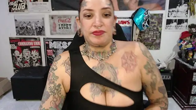 Rollyderolandia666 online show from May 5, 10:24 pm