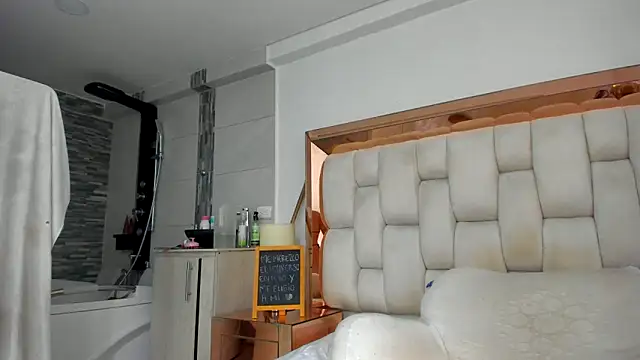 emilyparkerr01 online show from October 12, 2:19 pm