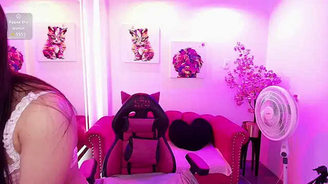 Miss dolly  online show from March 16, 12:31 pm