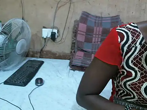 cute naimah online show from May 13, 3:40 pm