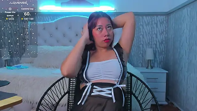 sexylaurita online show from April 7, 11:34 am