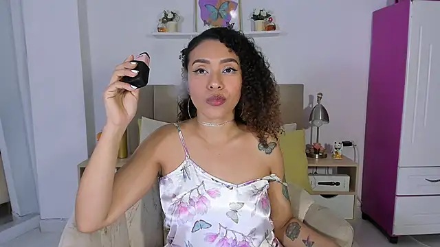 Zoe Gruber online show from March 21, 12:15 am