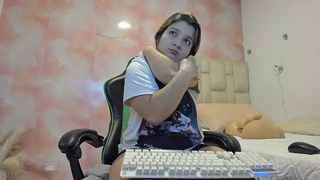 emily lean  online show from May 16, 2:58 am