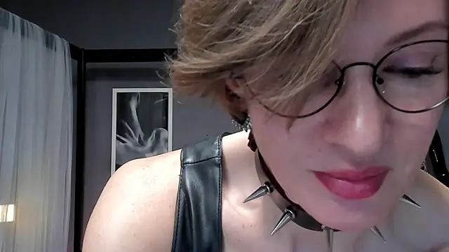 Dorothy Meyer online show from January 9, 9:19 pm