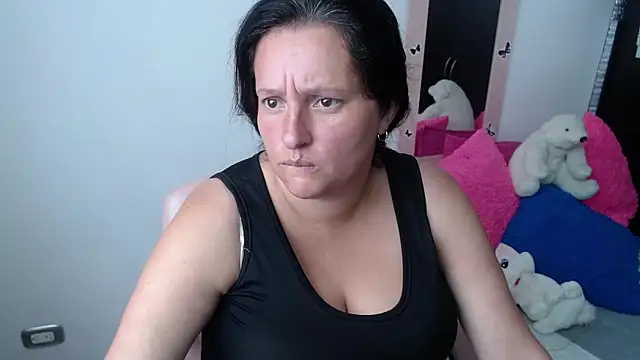 CristialJones  online show from November 18, 2:51 pm