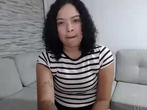 Isamoore online show from April 11, 1:12 am