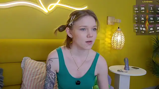 lessysweety online show from May 20, 3:14 am