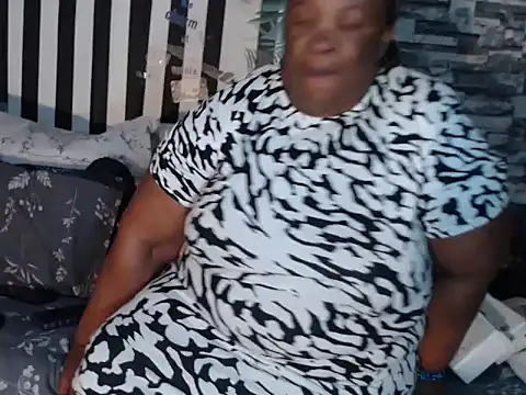 BigHotMatureXx online show from September 13, 9:01 pm