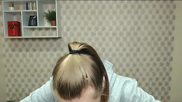 AliceFlirtt  online show from October 16, 8:17 am