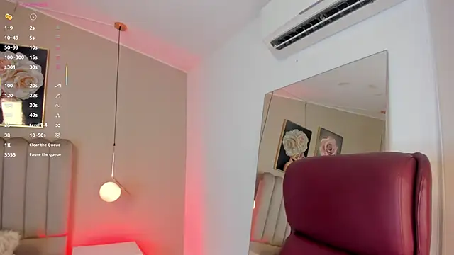 Emma Thompsson online show from November 4, 1:32 am