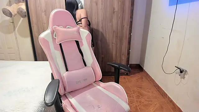 julieth hot69 online show from May 13, 6:57 pm