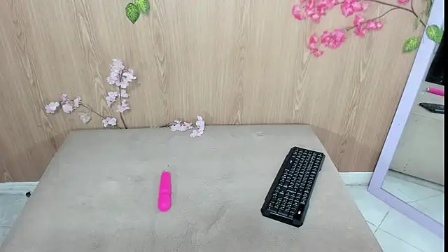 jenelotizz06 online show from May 22, 2:42 am