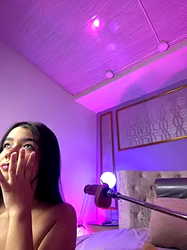 SophiaWylde online show from November 12, 7:17 am